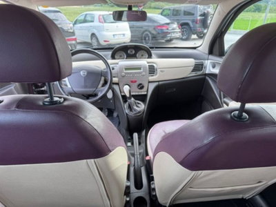 Lancia Ypsilon 1.3 MJT 75 CV Passion (13)