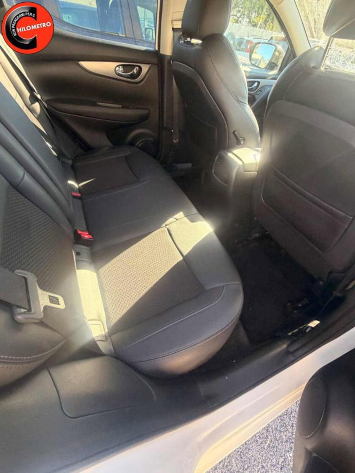 Nissan Qashqai 1.3 DIG-T 140 CV Tekna (14)