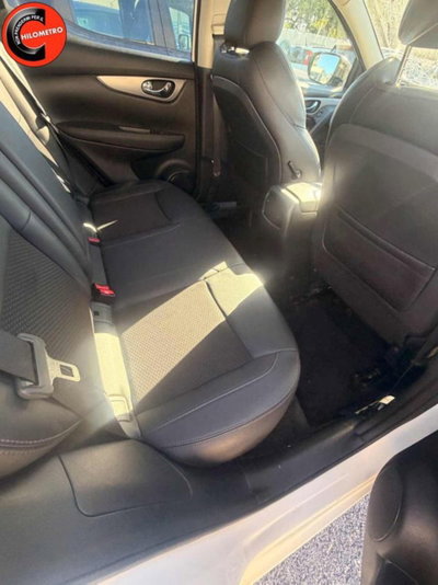 Nissan Qashqai 1.3 DIG-T 140 CV Tekna (14)