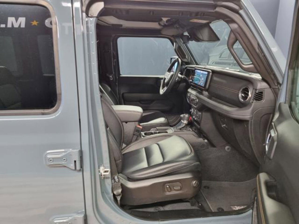 Jeep Wrangler Unlimited 2.0 Turbo Sahara (12)