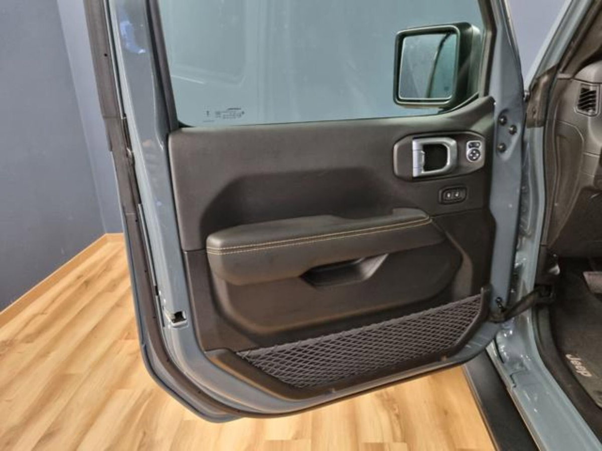 Jeep Wrangler Unlimited 2.0 Turbo Sahara (20)