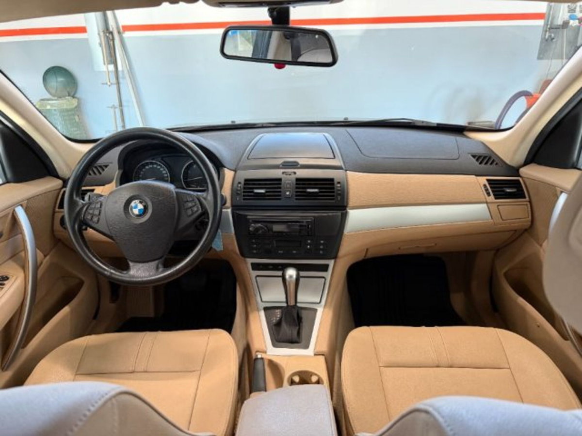 BMW X3 xDrive20d Futura (11)