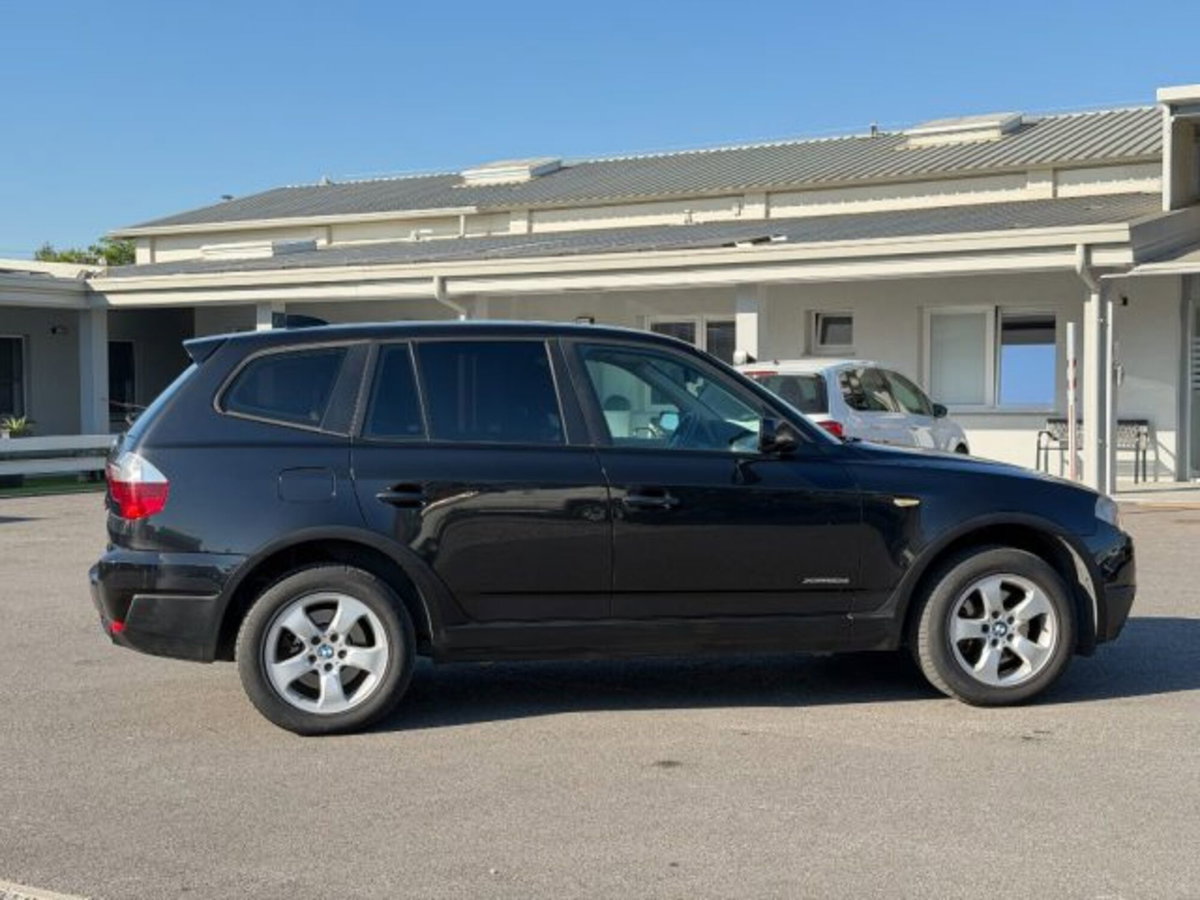 BMW X3 xDrive20d Futura (8)
