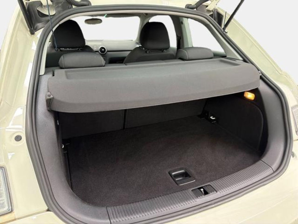 Audi A1 1.4 TFSI S tronic 119g Attraction (14)