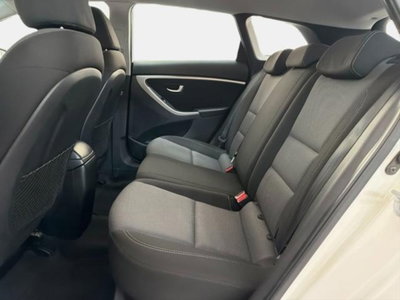 Hyundai i30 Station Wagon 1.6 CRDi Comfort (13)