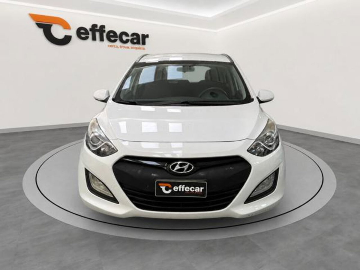 Hyundai i30 Station Wagon 1.6 CRDi Comfort (2)