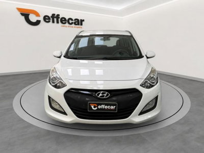 Hyundai i30 Station Wagon 1.6 CRDi Comfort (2)