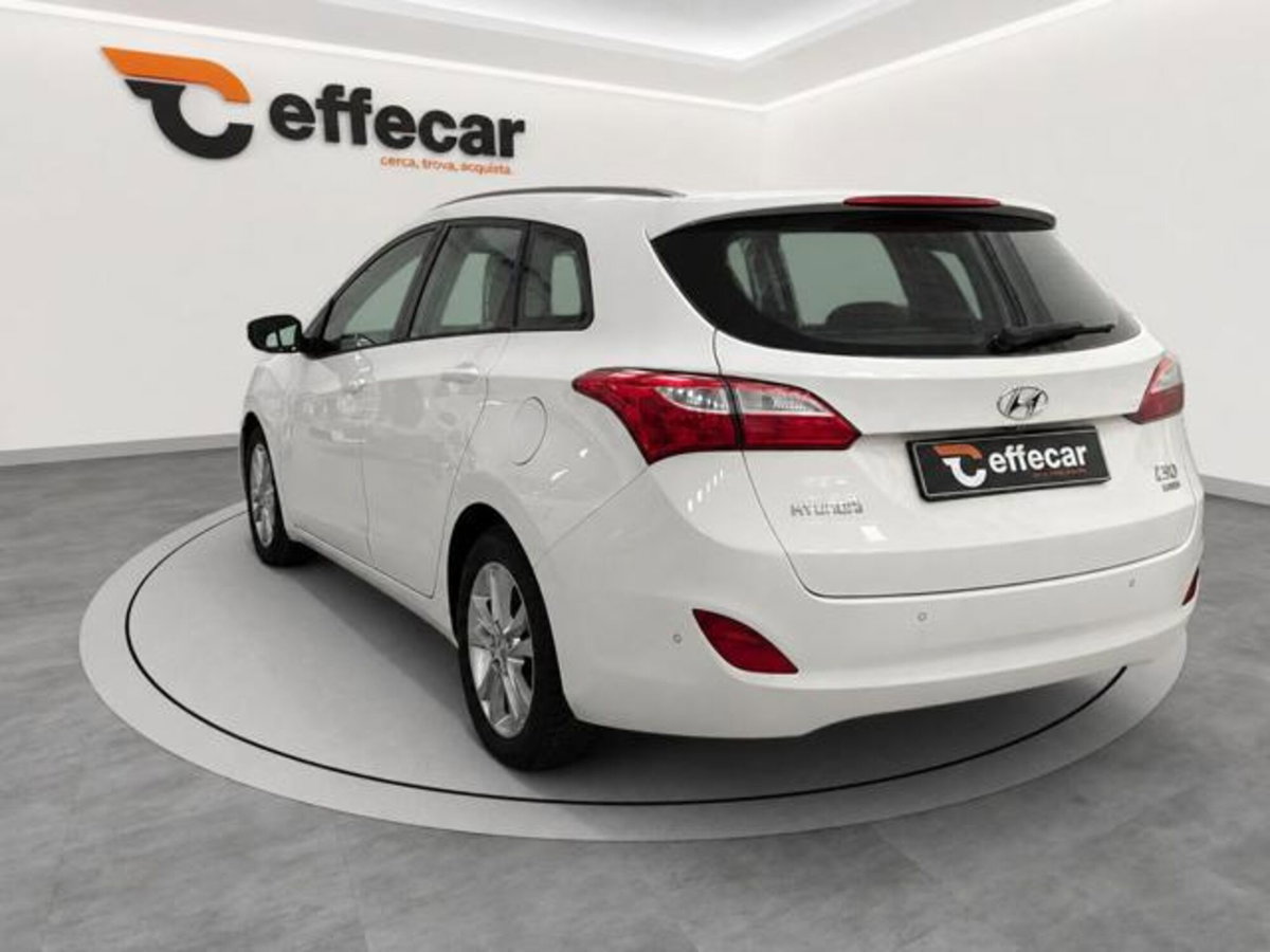 Hyundai i30 Station Wagon 1.6 CRDi Comfort (4)