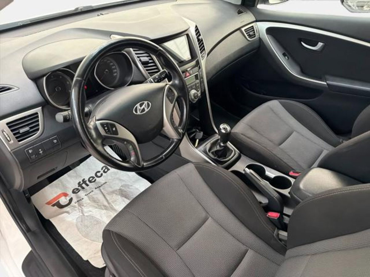 Hyundai i30 Station Wagon 1.6 CRDi Comfort (7)