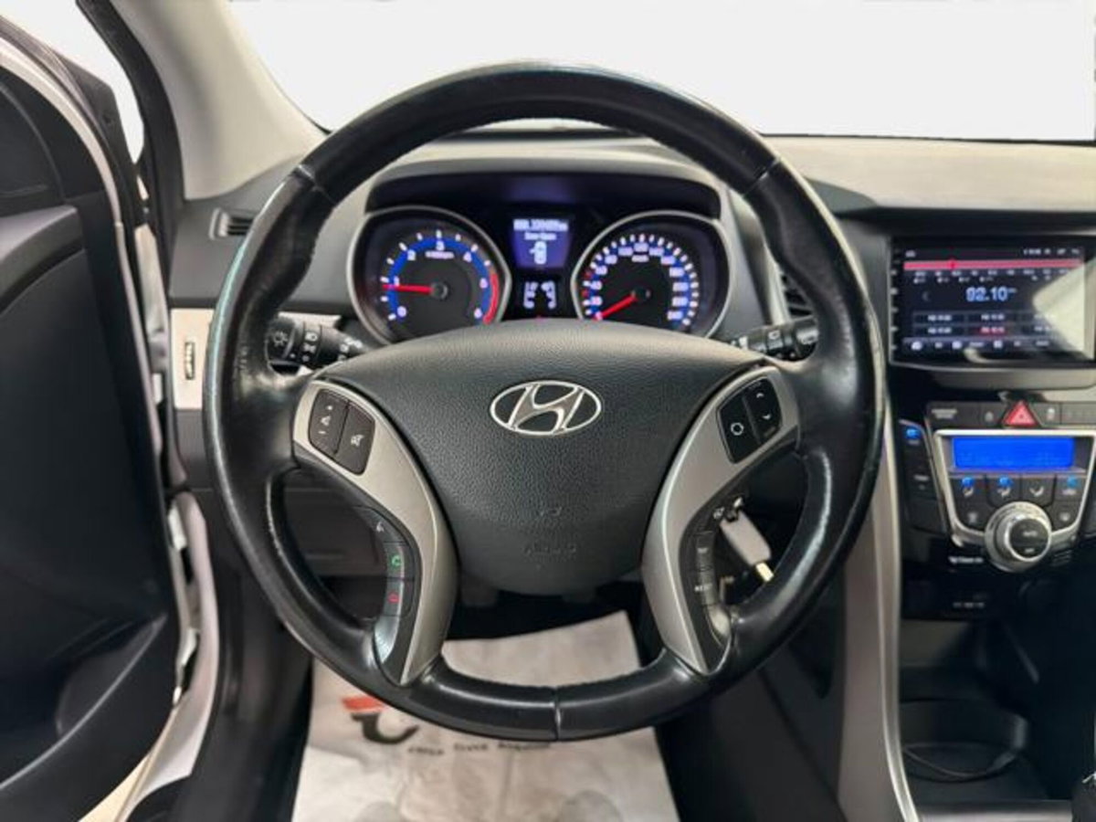 Hyundai i30 Station Wagon 1.6 CRDi Comfort (8)