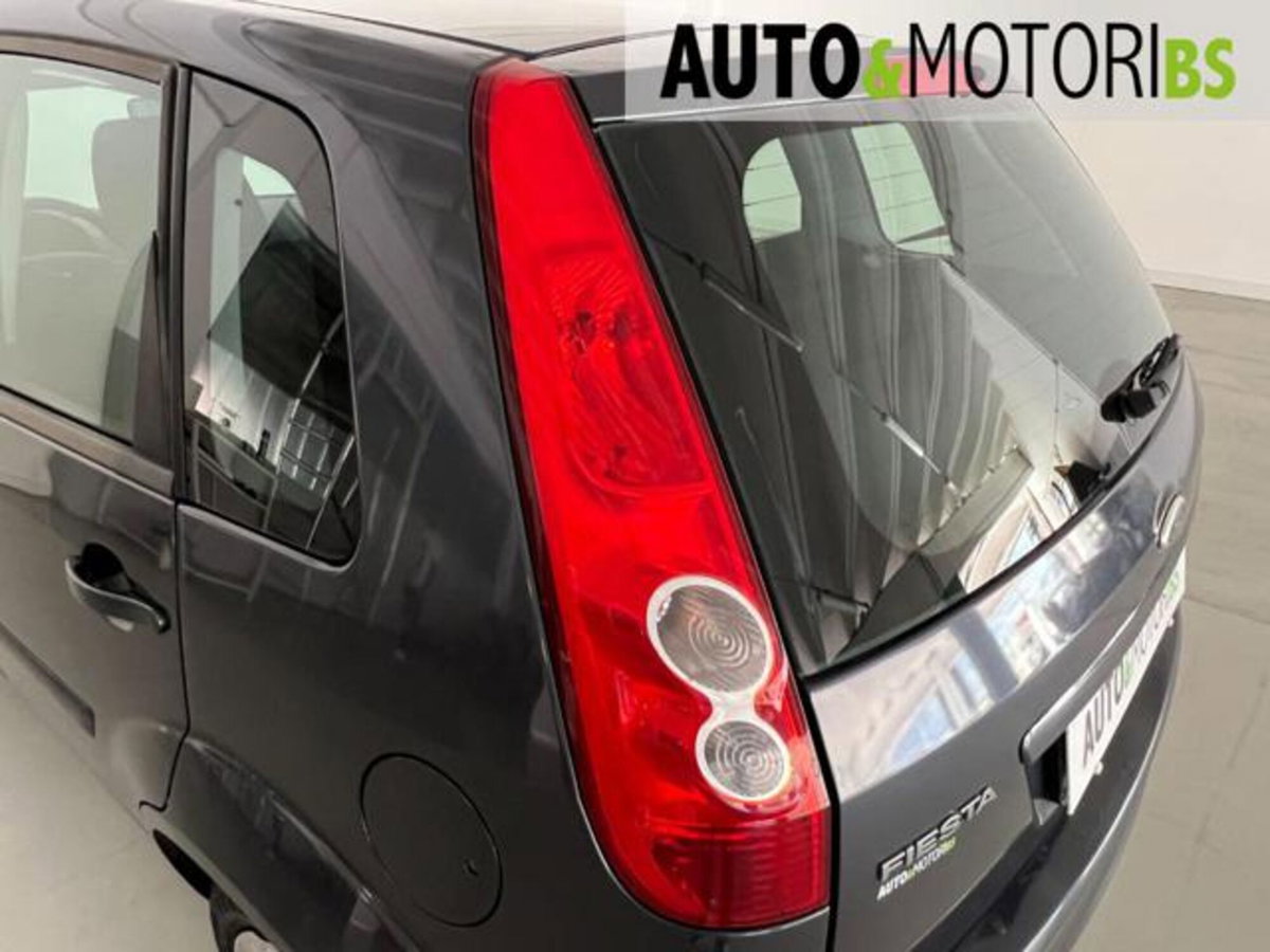 Ford Fiesta 1.4 16V aut. 5p. Ghia (18)