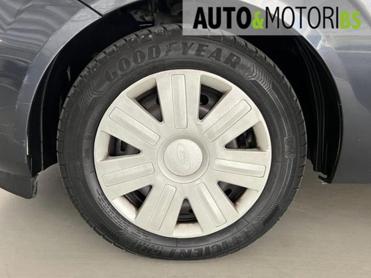 Ford Fiesta 1.4 16V aut. 5p. Ghia (8)
