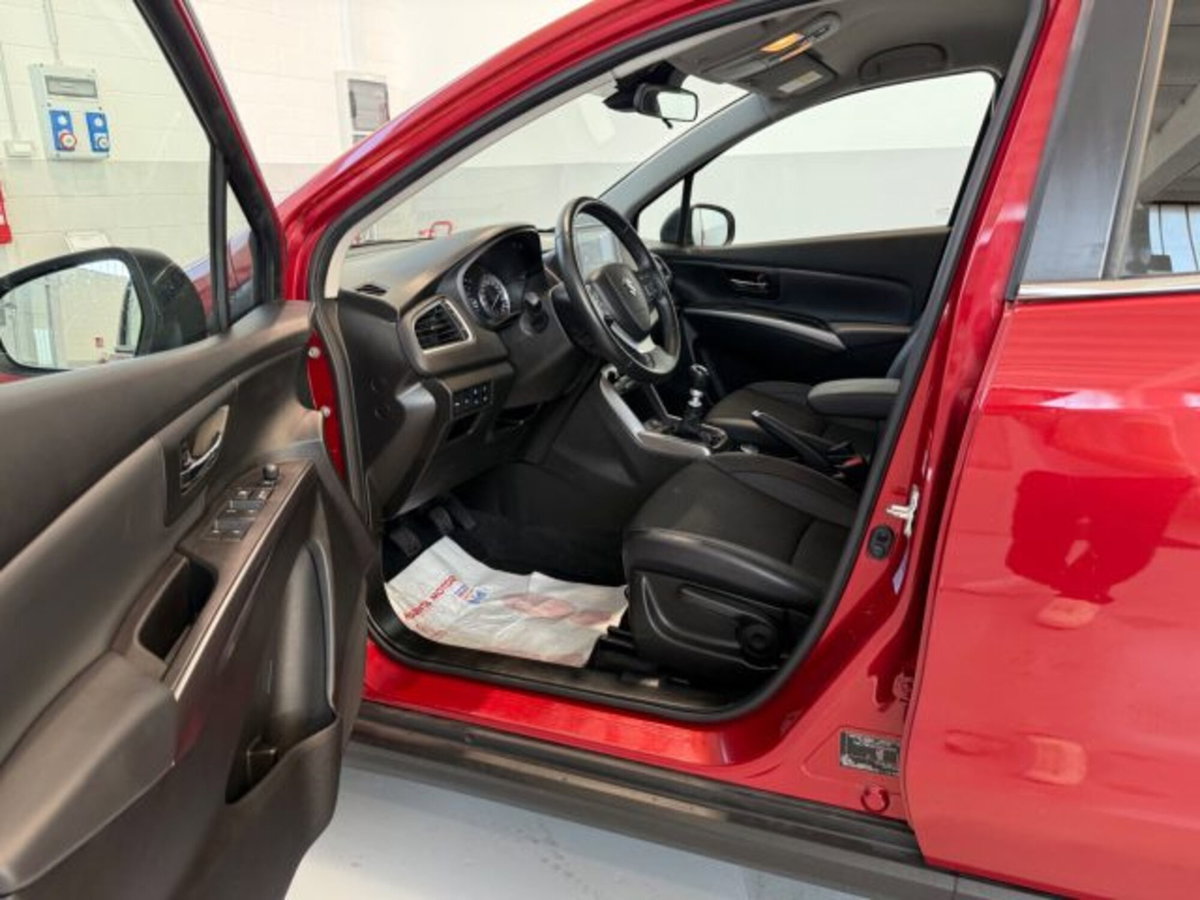 Suzuki S-Cross 1.4 Hybrid 4WD AllGrip A/T Starview (16)