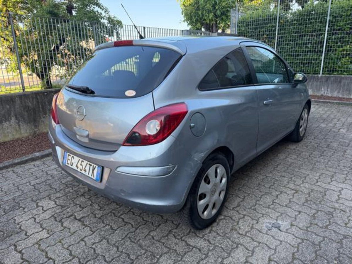 Opel Corsa 1.2 85CV 3 porte GPL-TECH Club (4)