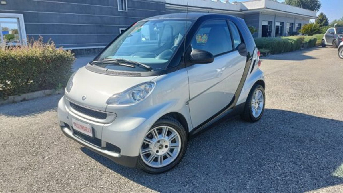 smart Fortwo 1000 52 kW MHD coupé pure (2)