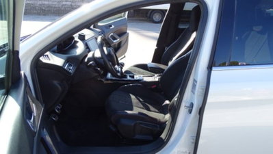 Peugeot 308 SW BlueHDi 120 S&S EAT6 GT Line (13)