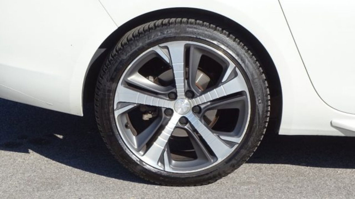 Peugeot 308 SW BlueHDi 120 S&S EAT6 GT Line (18)