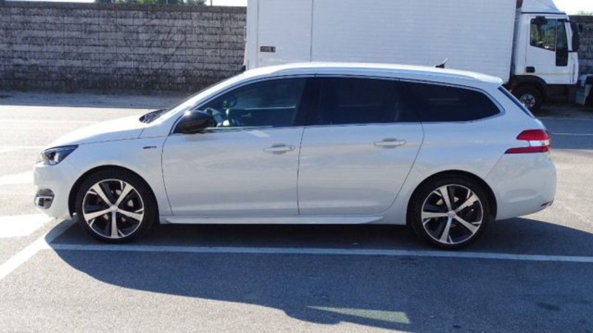 Peugeot 308 SW BlueHDi 120 S&S EAT6 GT Line (4)