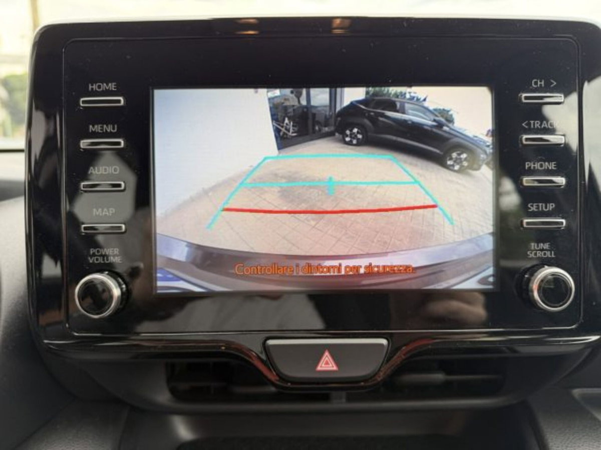 Toyota Yaris 1.5 Hybrid 5 porte Trend (12)