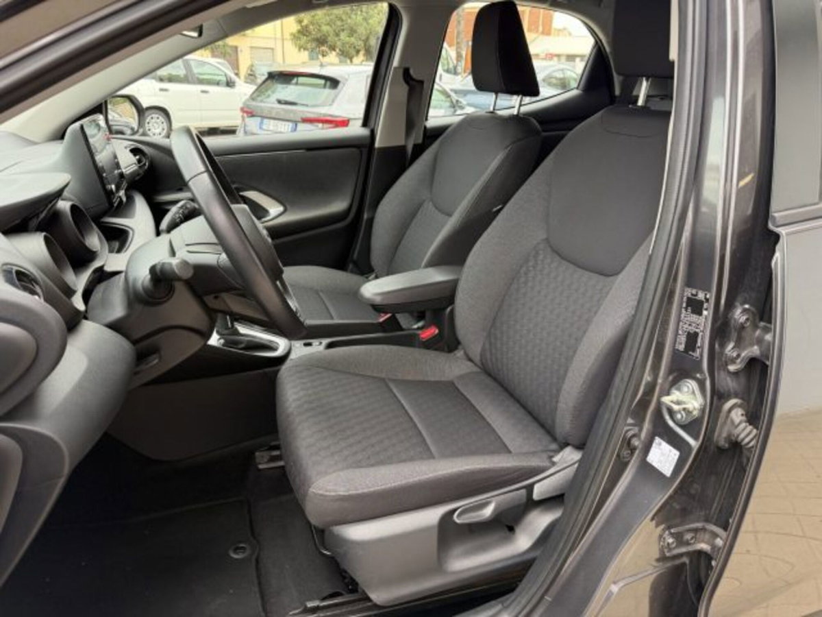 Toyota Yaris 1.5 Hybrid 5 porte Trend (8)