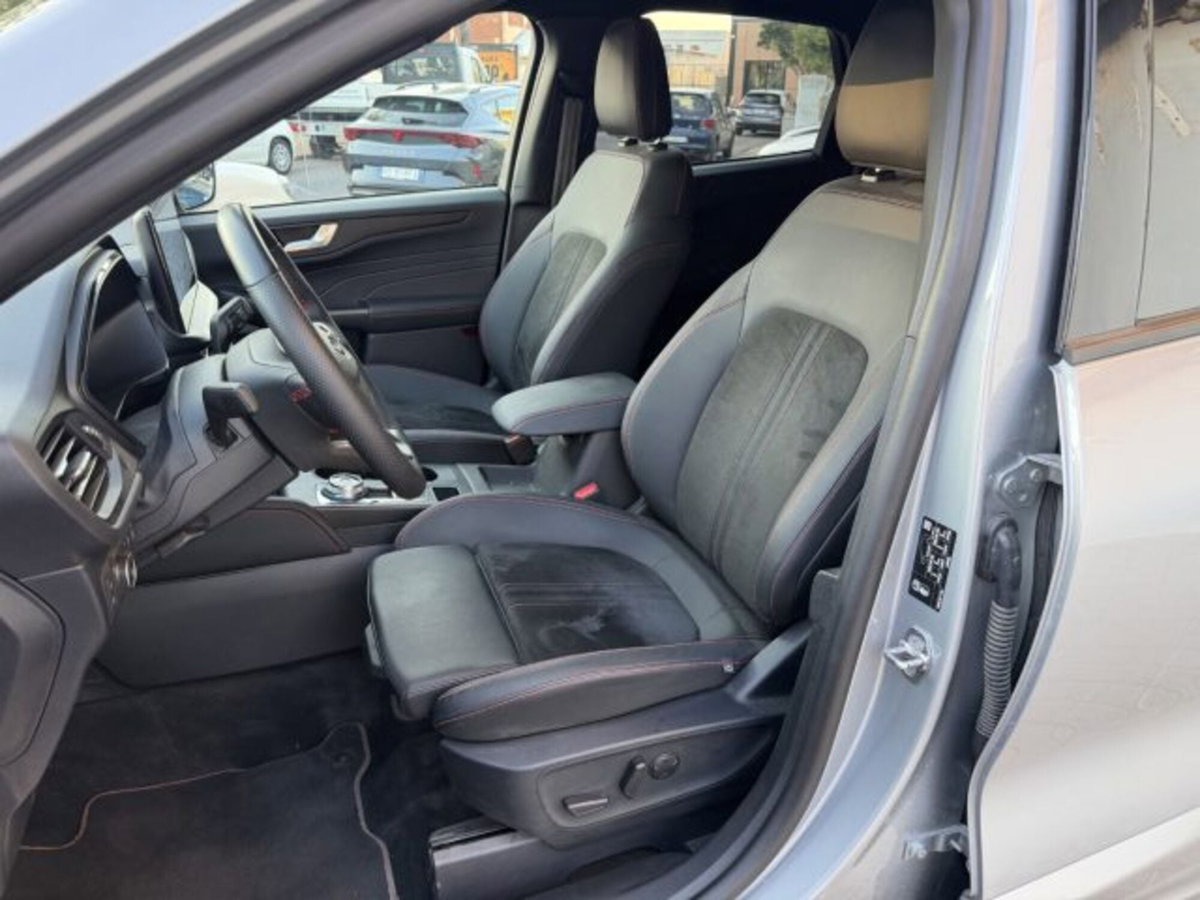 Ford Kuga 2.5 Plug In Hybrid 225 CV CVT 2WD ST-Line (8)