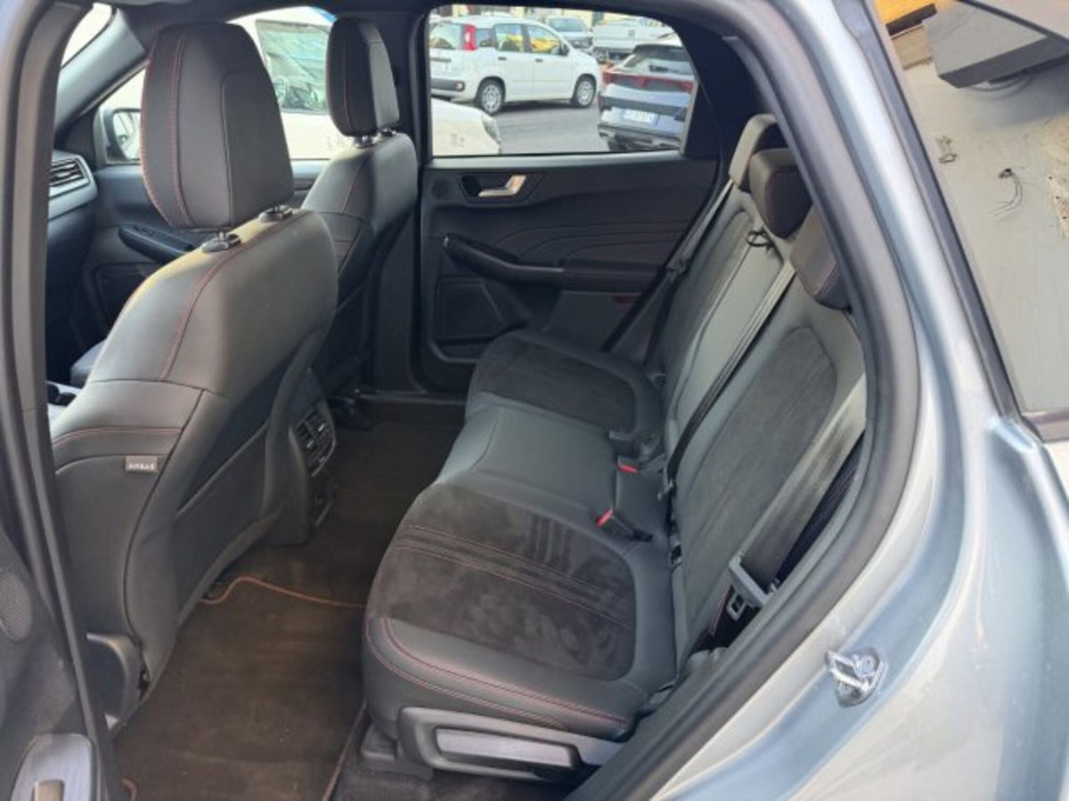 Ford Kuga 2.5 Plug In Hybrid 225 CV CVT 2WD ST-Line (9)