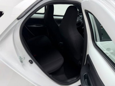Toyota Aygo X 1.0 Active 72cv (17)