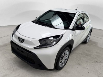 Toyota Aygo X 1.0 Active 72cv (2)