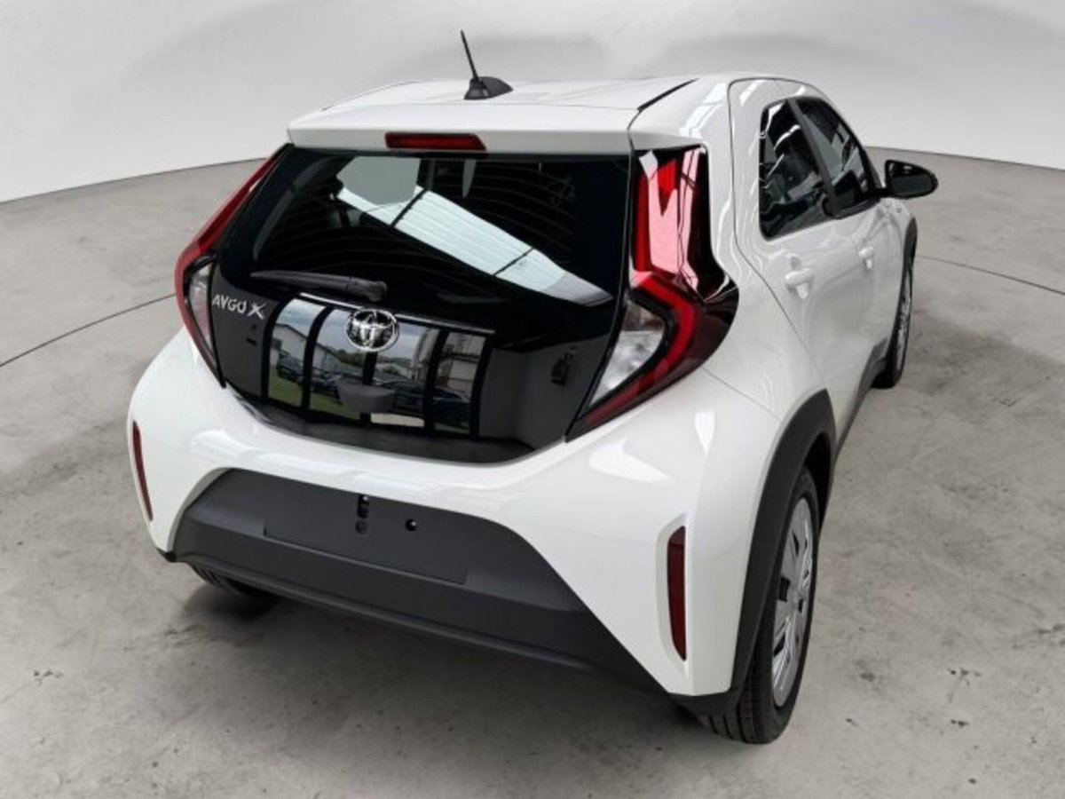 Toyota Aygo X 1.0 Active 72cv (4)