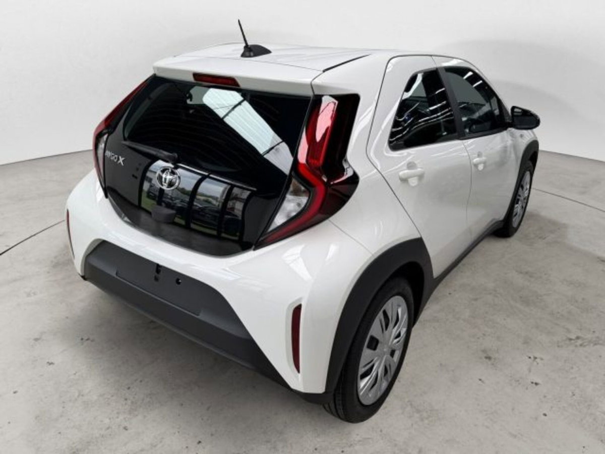 Toyota Aygo X 1.0 Active 72cv (5)