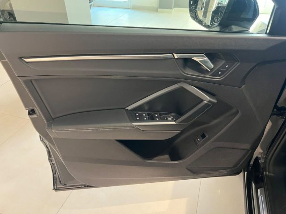 Audi Q3 Sportback 35 TDI quattro S tronic S line edition (9)