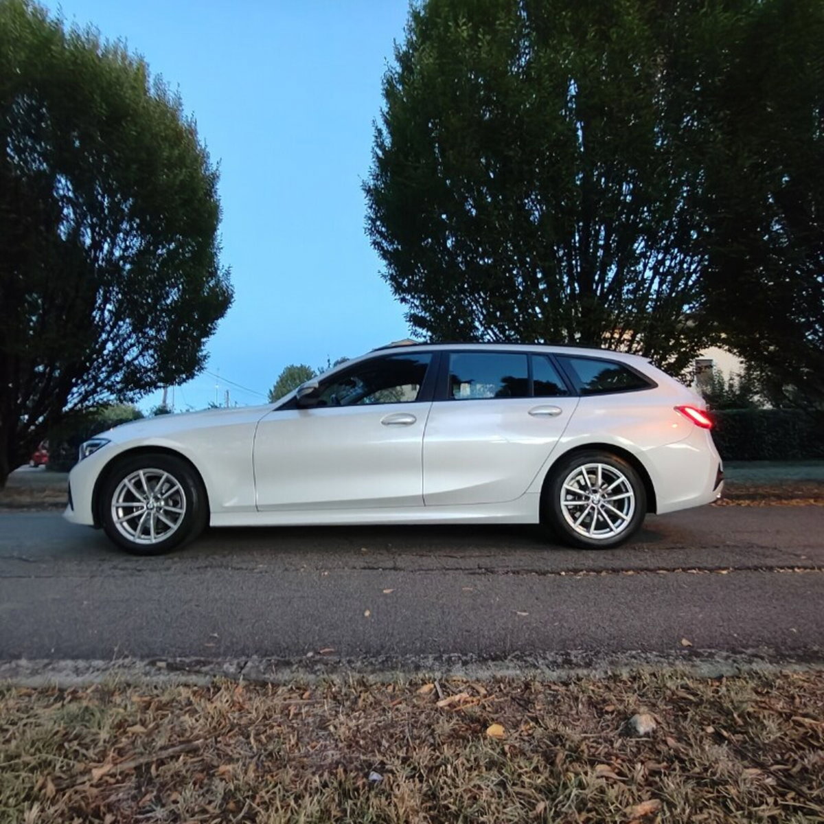BMW Serie 3 Touring 320d 48V (4)