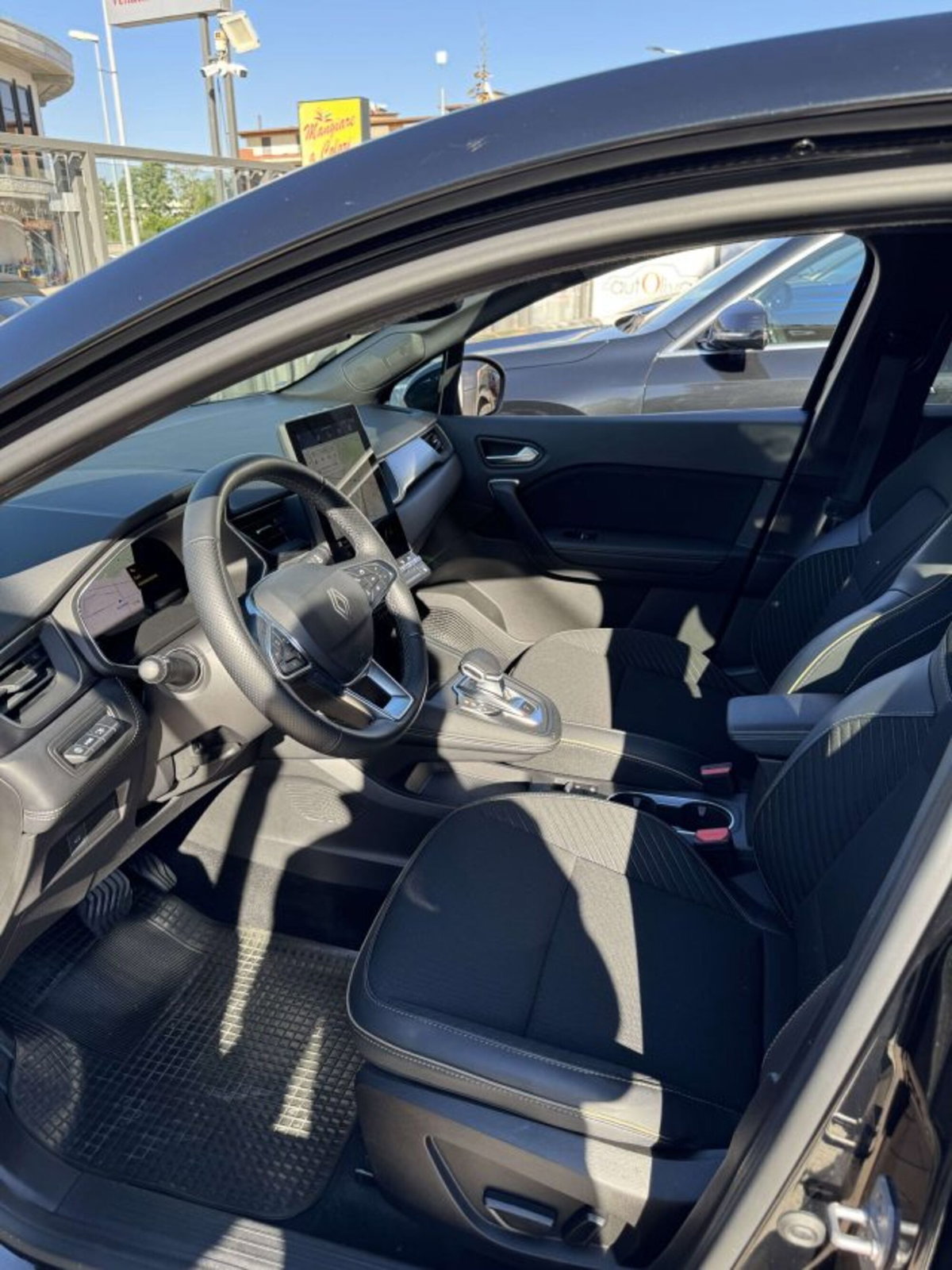 Renault Symbioz 1.3 mild hybrid Evolution 140cv auto (8)