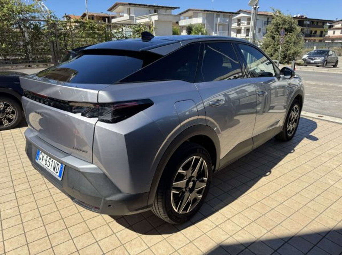 Peugeot 3008 1.2 hybrid 48V GT 136cv e-dcs6 (6)