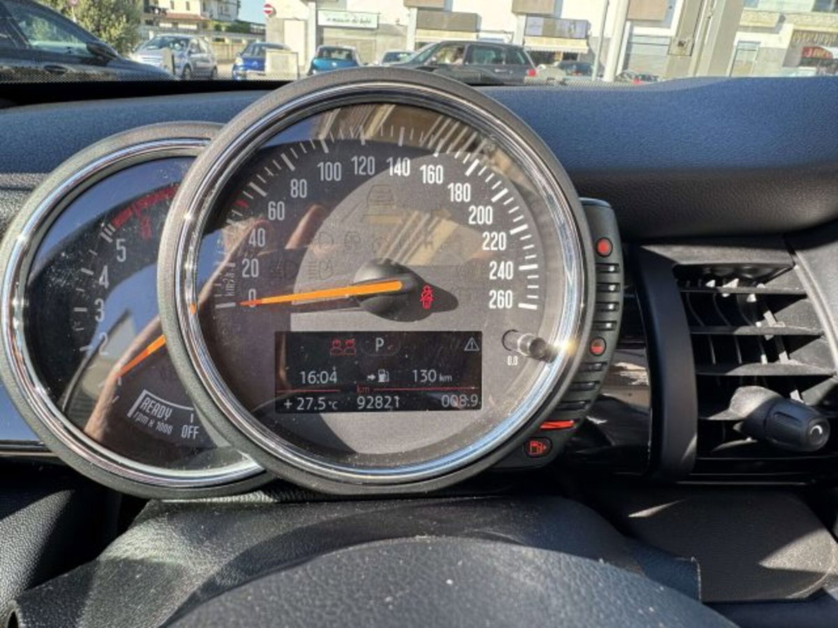 MINI Mini Cabrio 1.5 Cooper D Cabrio (10)