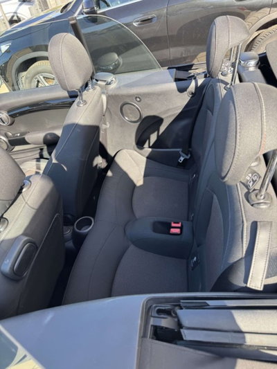 MINI Mini Cabrio 1.5 Cooper D Cabrio (12)