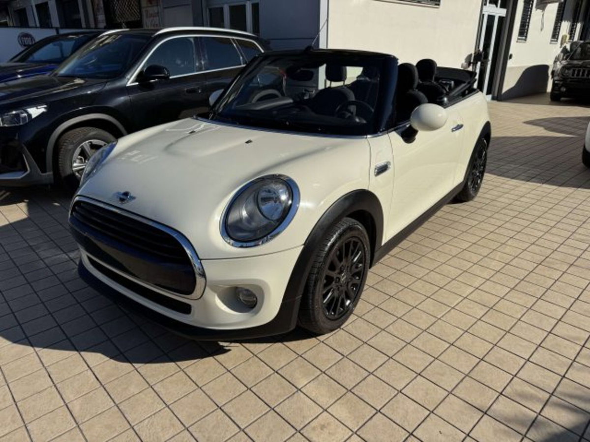 MINI Mini Cabrio 1.5 Cooper D Cabrio (2)