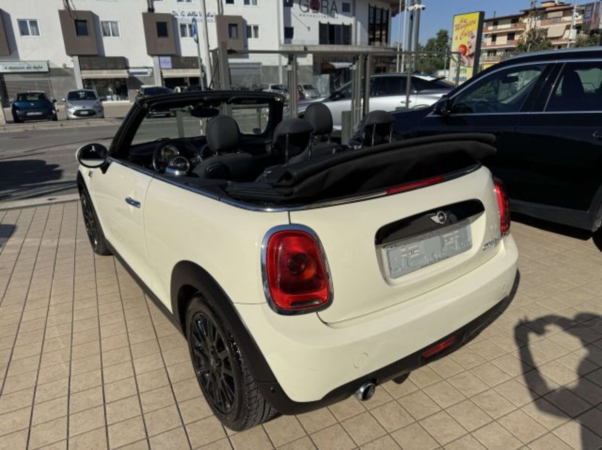 MINI Mini Cabrio 1.5 Cooper D Cabrio (6)