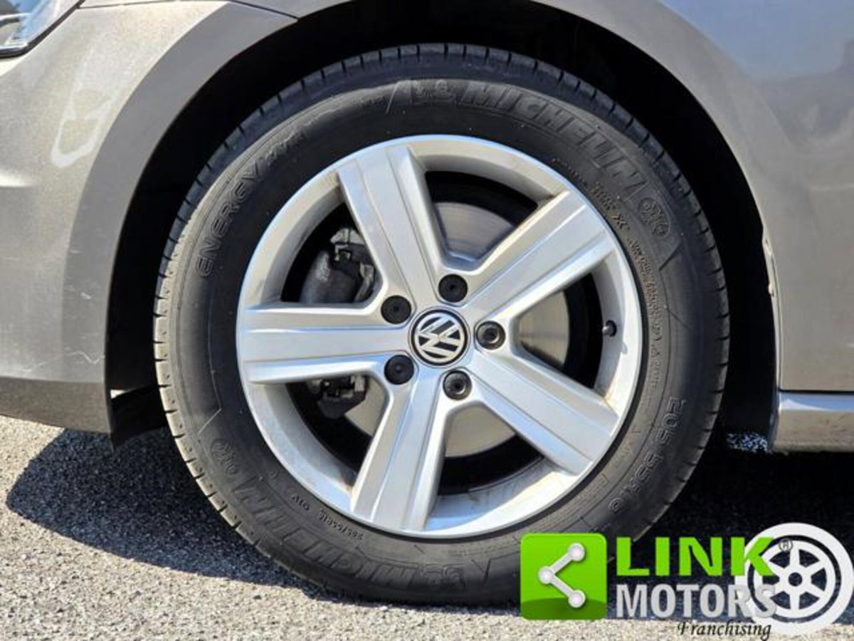 Volkswagen Golf 1.4 TGI DSG 5p. Highline BlueMotion (16)
