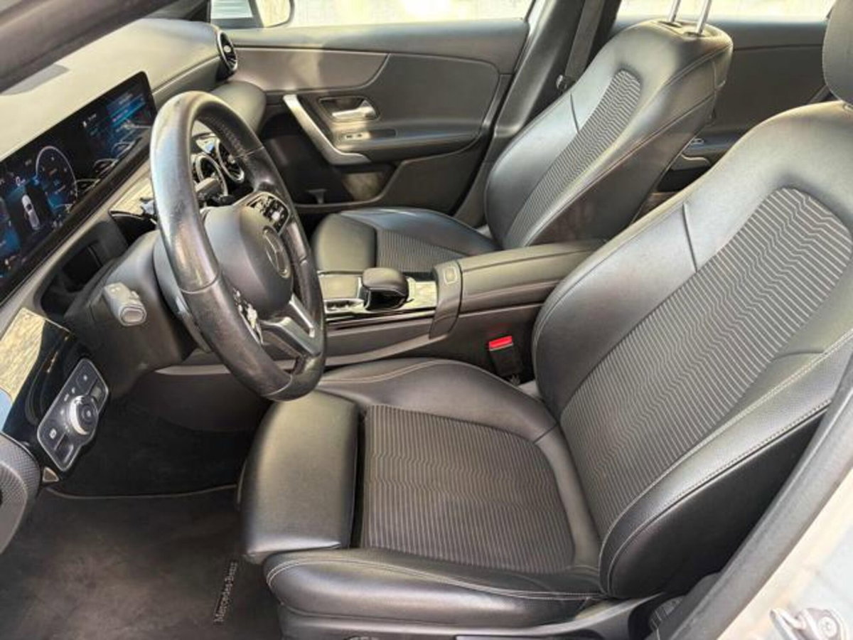 Mercedes-Benz Classe A Sedan 180 d Automatic 4p. Sport (11)