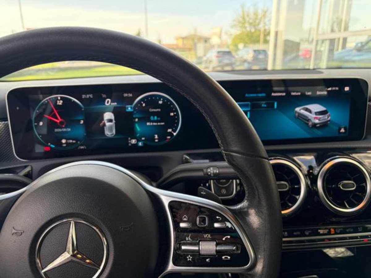 Mercedes-Benz Classe A Sedan 180 d Automatic 4p. Sport (13)