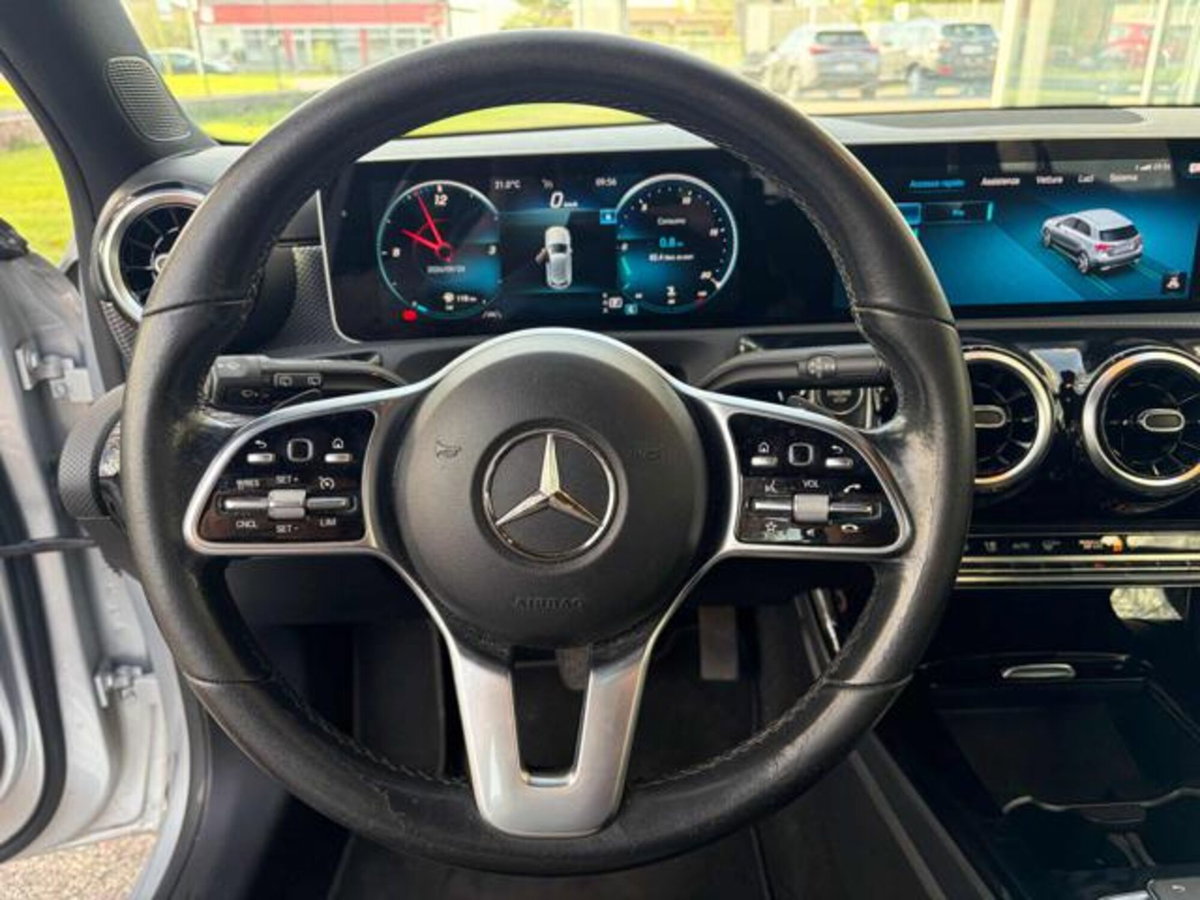 Mercedes-Benz Classe A Sedan 180 d Automatic 4p. Sport (15)