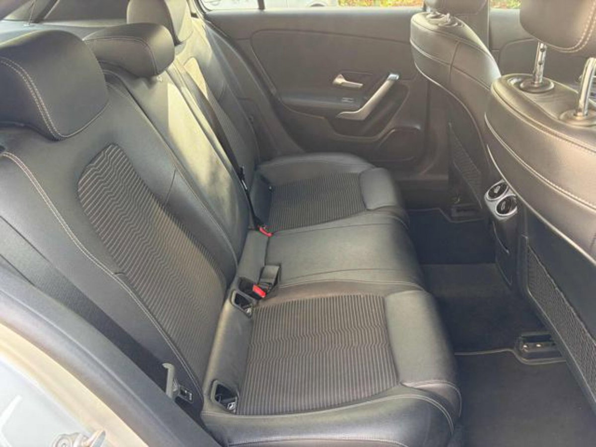 Mercedes-Benz Classe A Sedan 180 d Automatic 4p. Sport (20)
