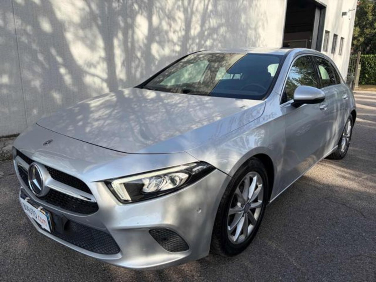 Mercedes-Benz Classe A Sedan 180 d Automatic 4p. Sport (3)