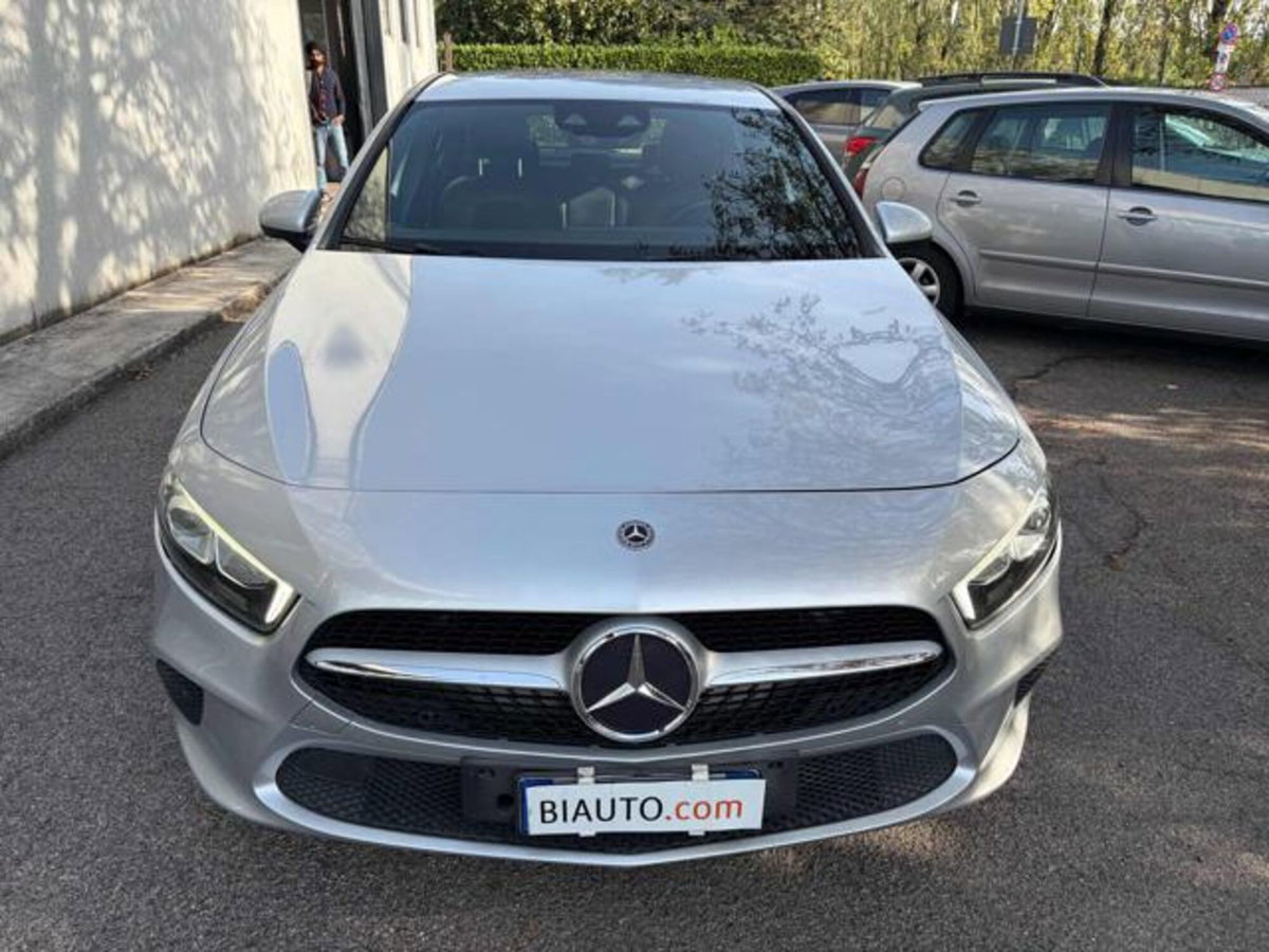 Mercedes-Benz Classe A Sedan 180 d Automatic 4p. Sport (9)
