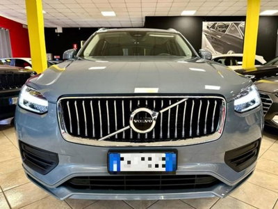 Volvo XC90 D5 AWD Geartronic 7 posti Kinetic (2)