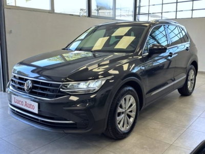 Volkswagen Tiguan 2.0 tdi R-Line 150cv dsg usata