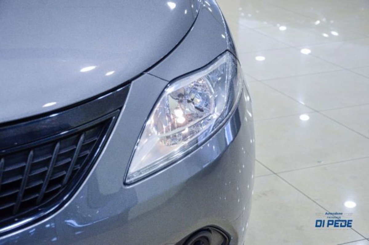 Lancia Ypsilon 1.0 FireFly 5 porte S&S Hybrid Ecochic Silver (15)