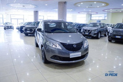 Lancia Ypsilon 1.0 FireFly 5 porte S&S Hybrid Ecochic Silver (3)