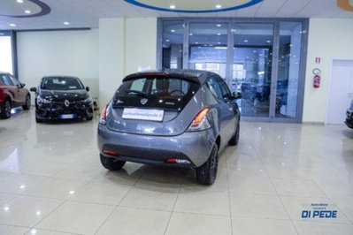 Lancia Ypsilon 1.0 FireFly 5 porte S&S Hybrid Ecochic Silver (4)